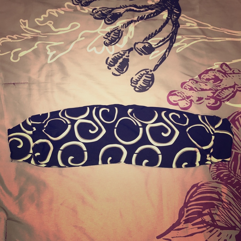 Black and white patterned JAG bikini top!